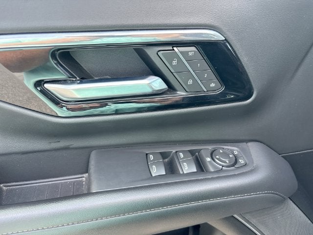 2025 Chevrolet Suburban LT