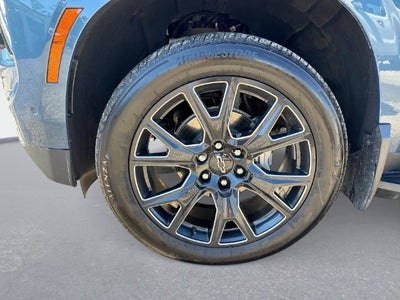 2025 Chevrolet Suburban LT