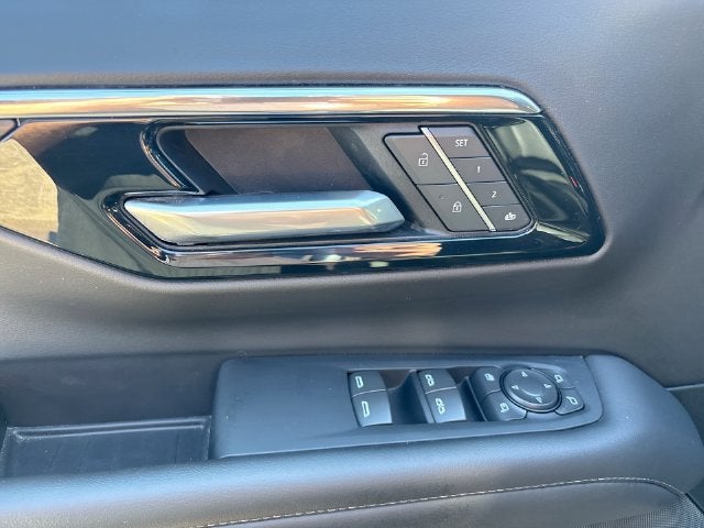 2025 Chevrolet Suburban LT