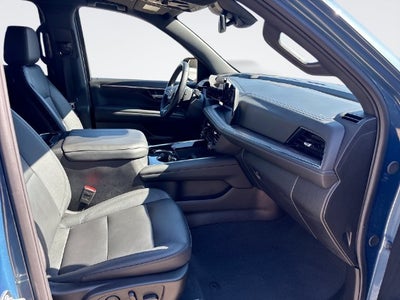 2025 Chevrolet Suburban LT