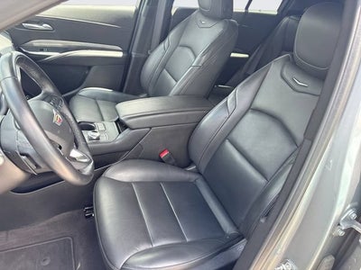 2025 Cadillac XT4 Premium Luxury