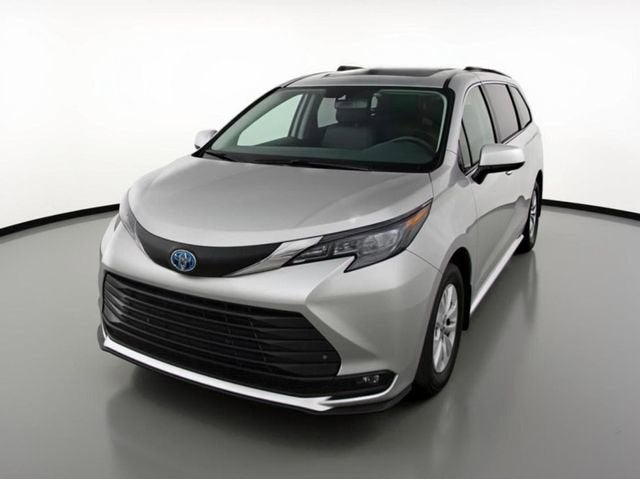 2025 Toyota Sienna XLE