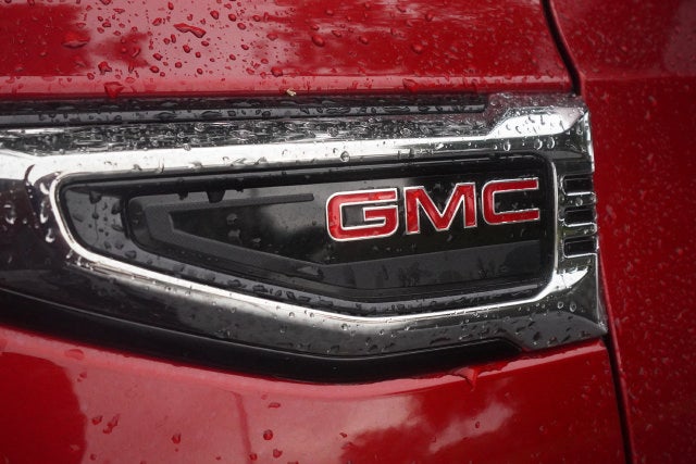2025 GMC Yukon Elevation
