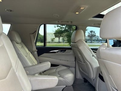 2019 Cadillac Escalade Luxury