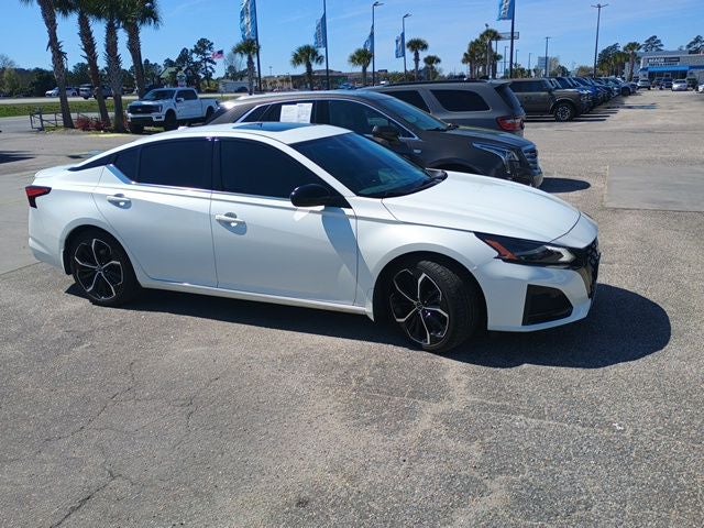 2023 Nissan Altima 2.5 SR