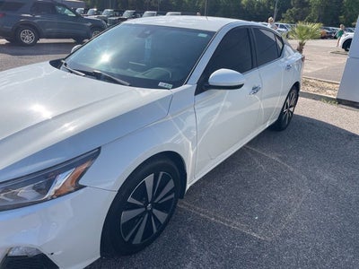 2021 Nissan Altima 2.5 SV