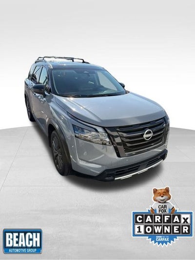2023 Nissan Pathfinder SL