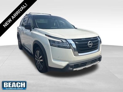 2022 Nissan Pathfinder Platinum