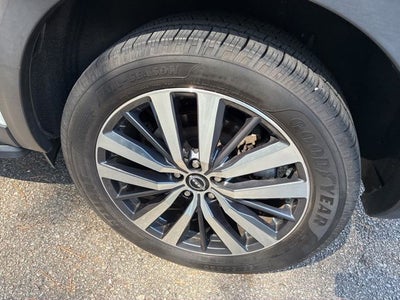 2022 Nissan Pathfinder Platinum