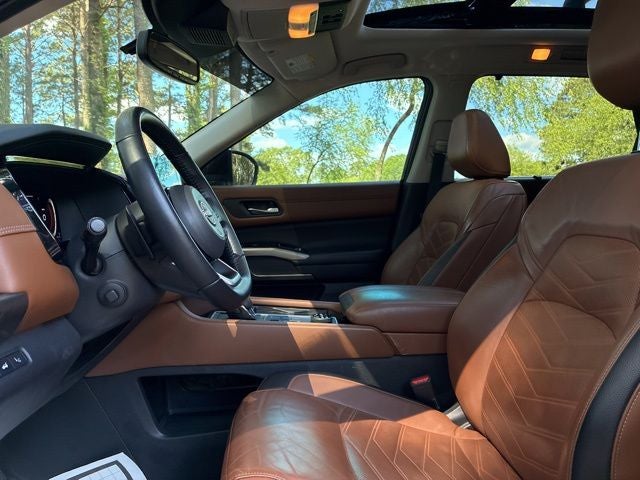 2022 Nissan Pathfinder Platinum