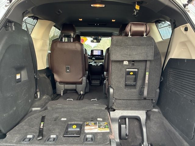 2021 Toyota Sienna Platinum 7 Passenger