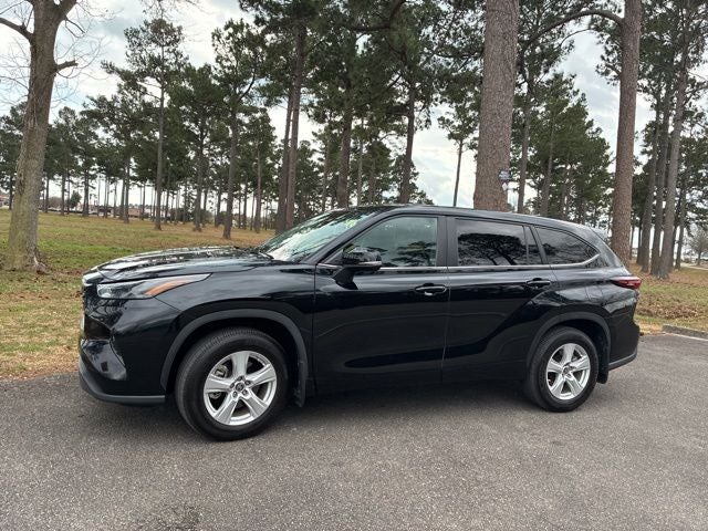 2024 Toyota Highlander Base