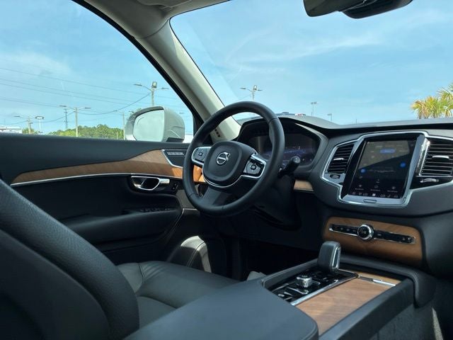 2025 Volvo XC90 B6 Plus 7-Seater