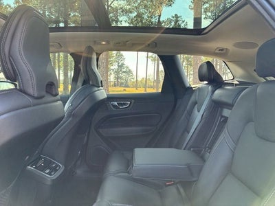 2022 Volvo XC60 B6 Inscription