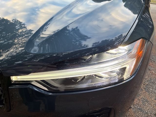 2023 Volvo XC60 B6 Ultimate Dark Theme