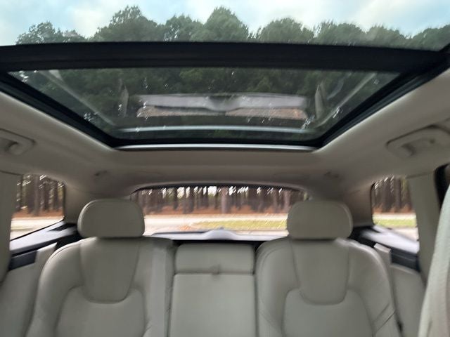 2023 Volvo XC60 B6 Ultimate Dark Theme