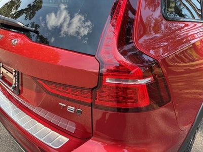 2020 Volvo V60 Cross Country T5