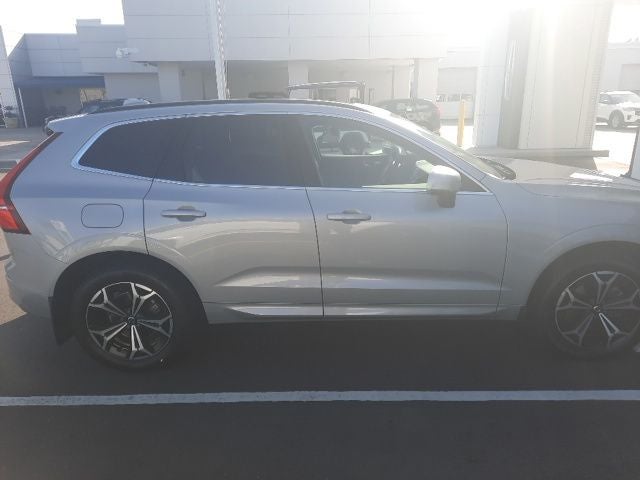2022 Volvo XC60 B5 Momentum