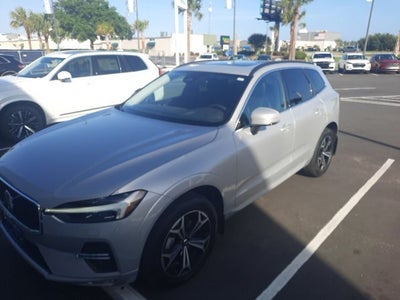 2022 Volvo XC60 B5 Momentum