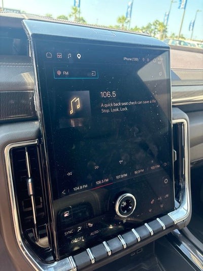 2025 GMC Yukon Elevation