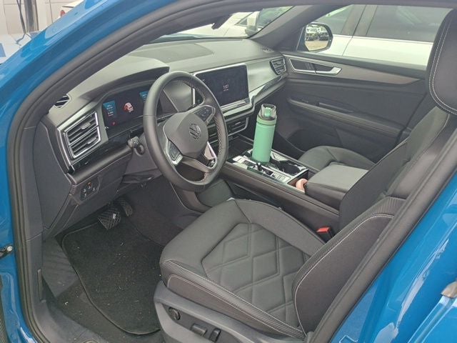 2025 Volkswagen Atlas Cross Sport 2.0T SE w/Technology
