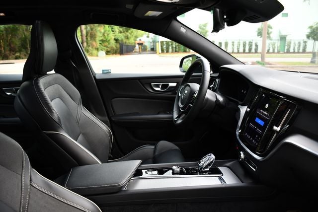 2024 Volvo S60 B5 Plus Black Edition
