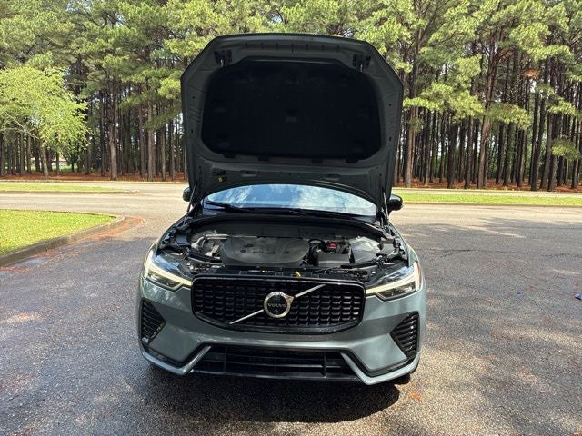 2023 Volvo XC60 B5 Plus Dark Theme