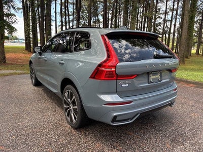 2023 Volvo XC60 B5 Plus Dark Theme